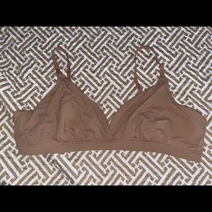SKIMS FITS EVERYBODY CROSSOVER BRALETTE | COLOR SIENNA- SIZE XL